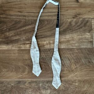 Knottery Light Gray Bow Tie